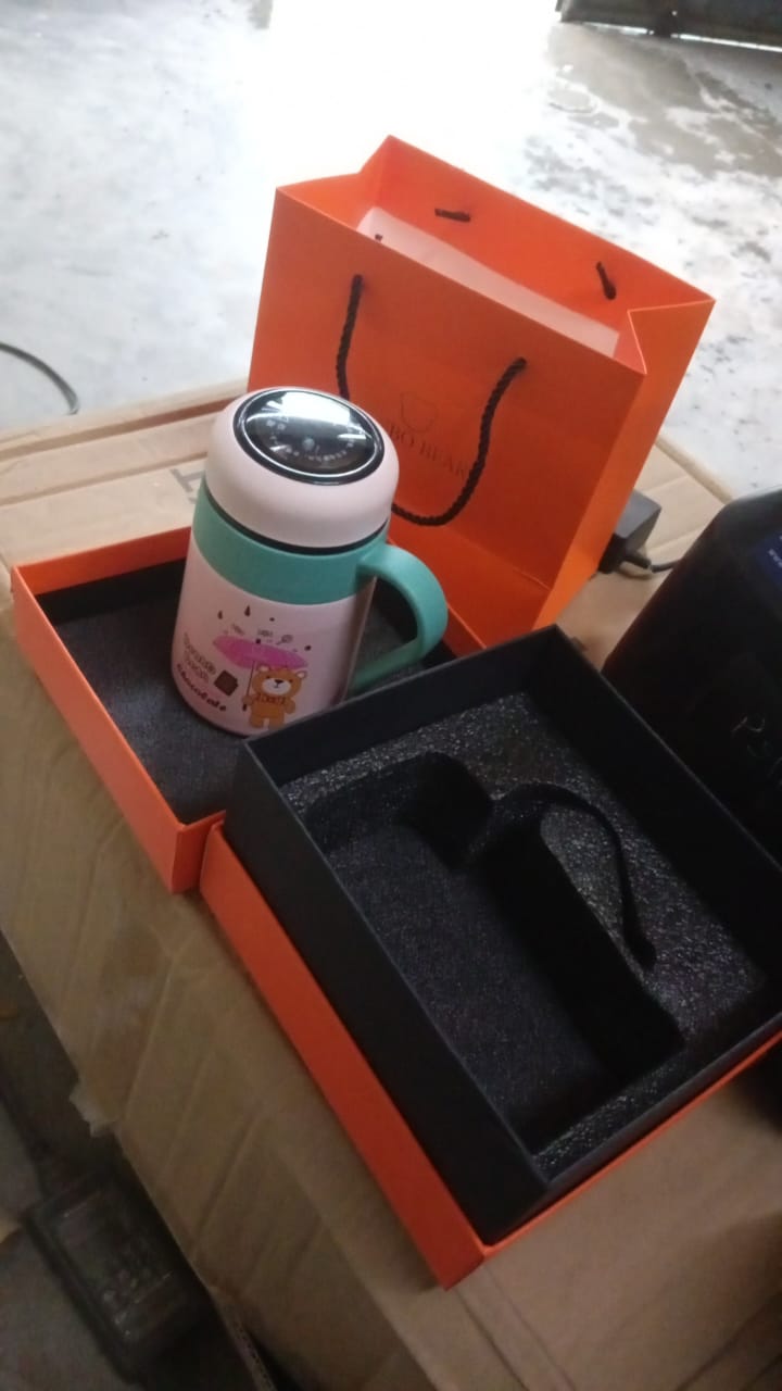 Smart Vacuum Insulated Water Bottle Gift Color Box (600 Ml Approx)